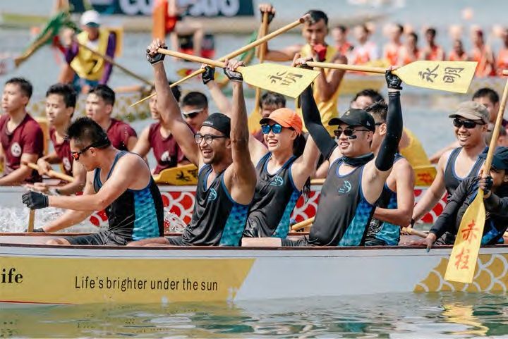 Dragon boat team racing
